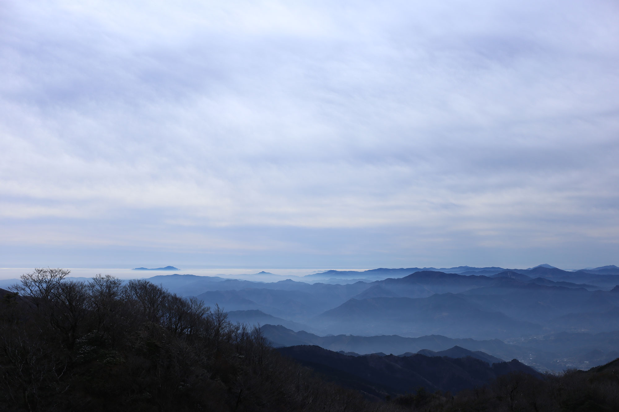 宮崎県の山々を眺めつつ