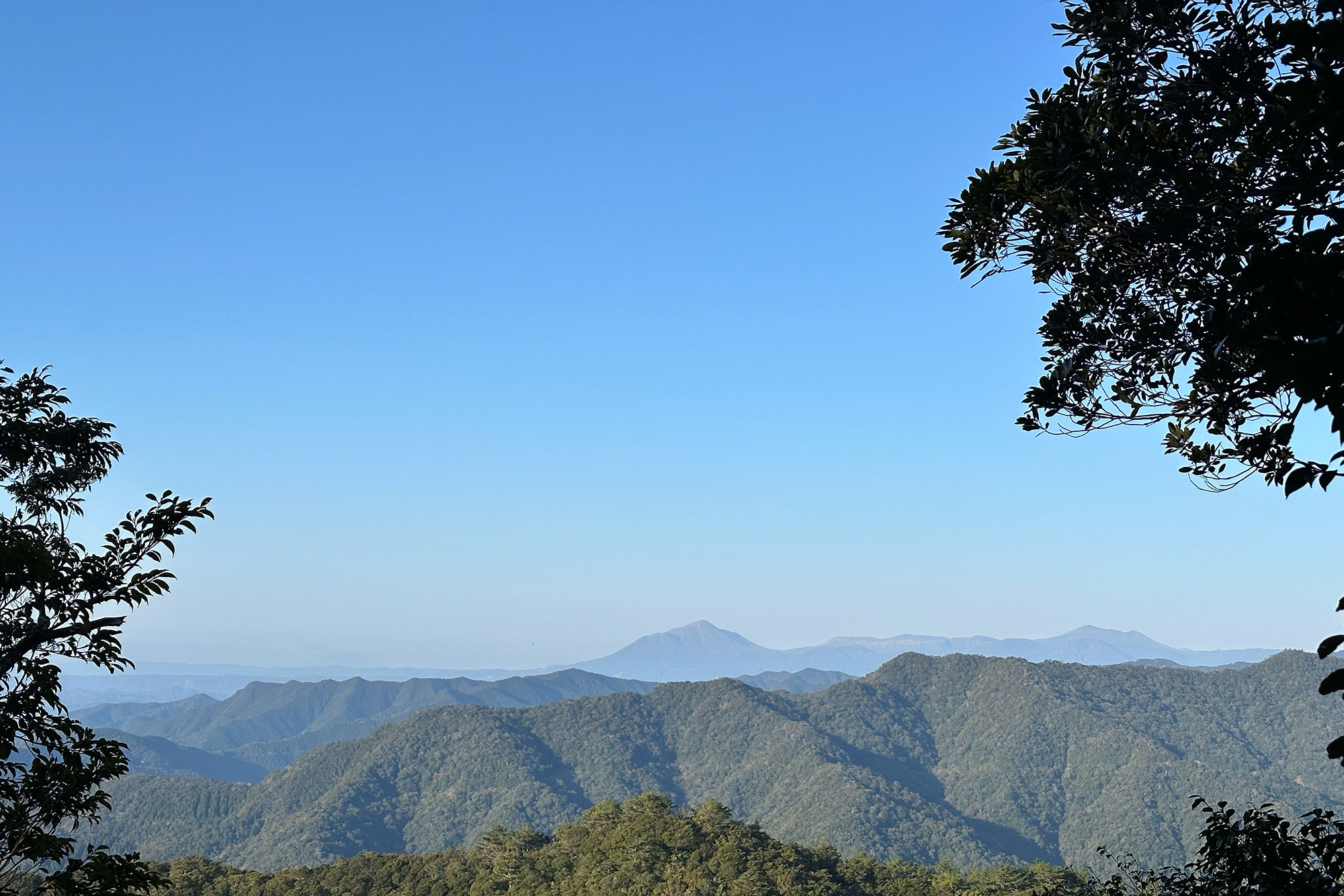 釈迦ヶ岳から眺める霧島連山