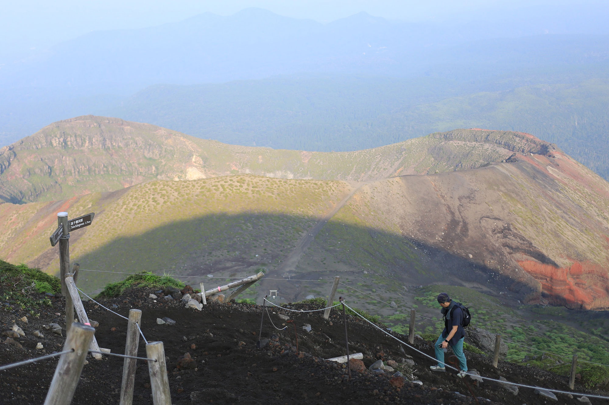 高千穂峰の登山道にて