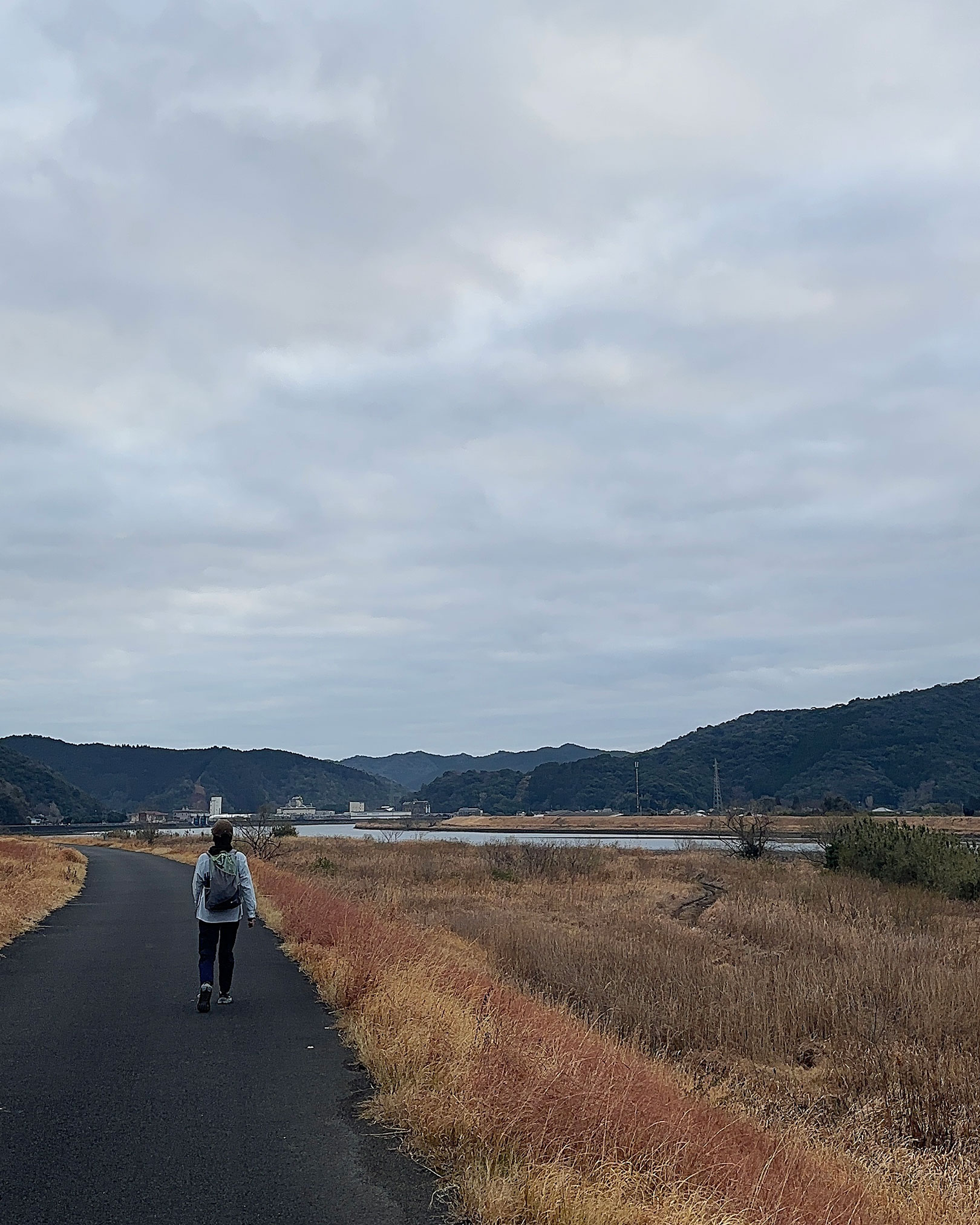 北川沿いを海方面へ