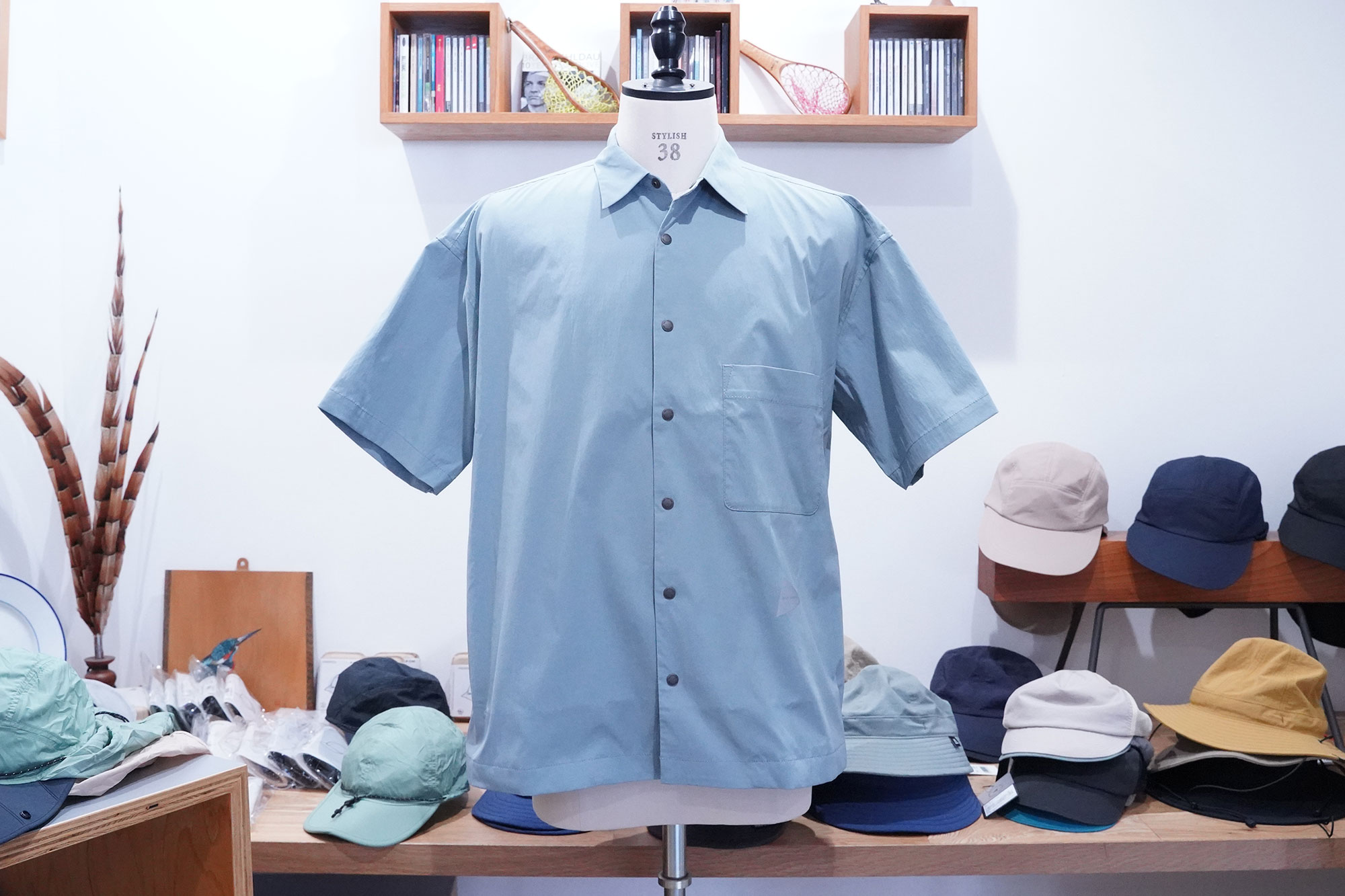 and wander "UV Cut Stretch SS Shirt"
