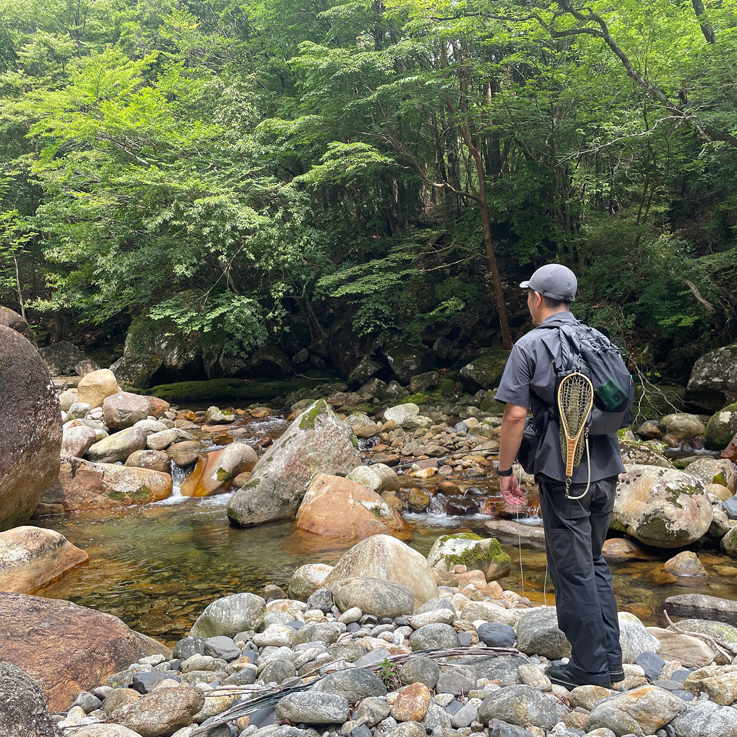 渓谷にて